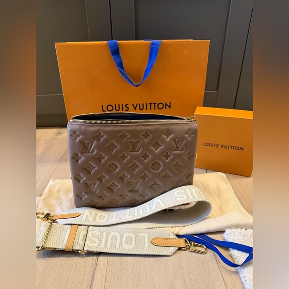 Louis Vuitton Coussin PM handbag (damaged) - Picture 3 of 17